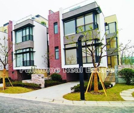 Westwood Green - 4 bedroom apartment in Shanghai, Minhang, Suburb